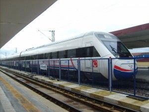 Eskişehir-Ankara arası çalışanYüksek Hızlı Tren Eskişehir Tren İstasyonu'nda