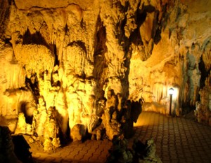 Gürcüoluk Mağarası 