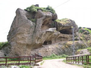 Tekkeköy Mağaraları